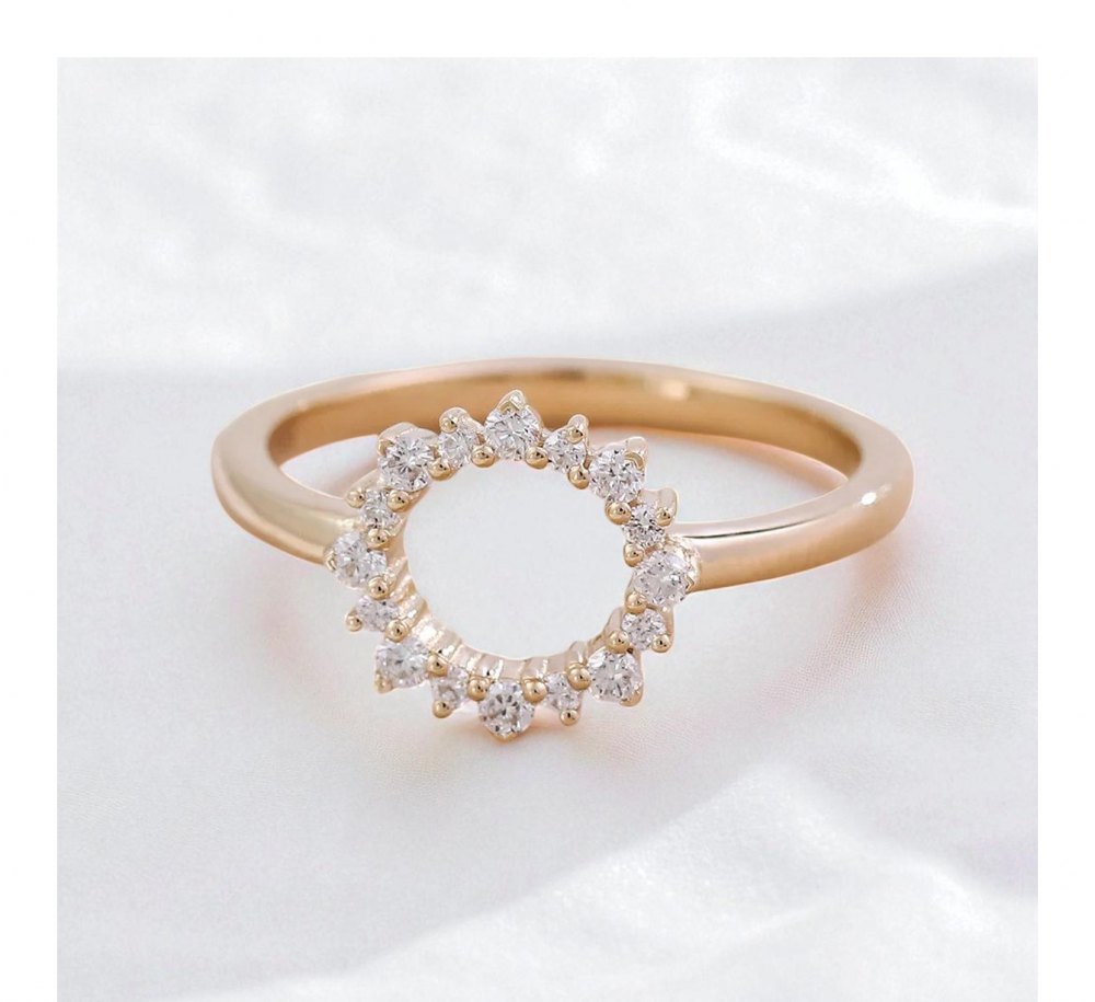 Customizable Moissanite Ring MG085